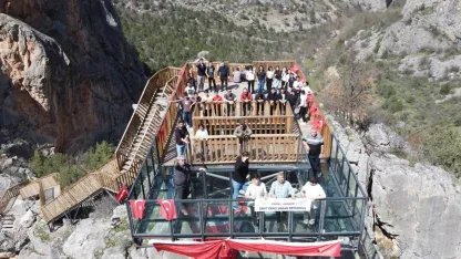 Yozgat'ta öğrenciler Kazankaya Kanyonu'nda doğa yürüyüşü yaptı