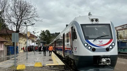 Turistik Tuz Ekspresi 2026 sezonunun ilk seferinde Çankırı'ya geldi