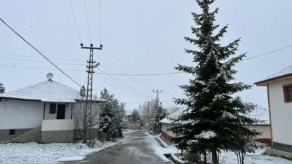 Çankırı'nın yüksek kesimlerine nisan ayının sonlarında kar yağdı