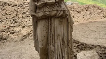 Laodikeia'da 2 metrelik "Athena" heykeli bulundu