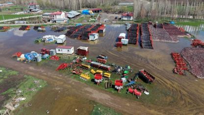 Sivas'ta yağışların ardından biriken sular Kızılırmak'a tahliye ediliyor