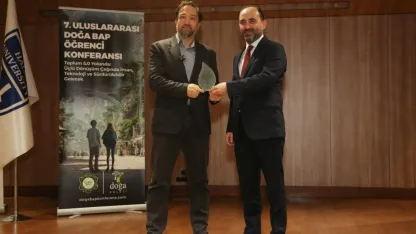 Doğa Koleji öğrencileri Doğa BAP'ta konferansında projelerini sundu