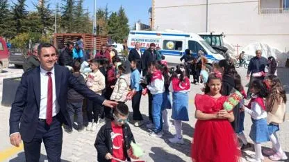 Akçaşehir’de 23 Nisan coşkusu sokaklara taştı