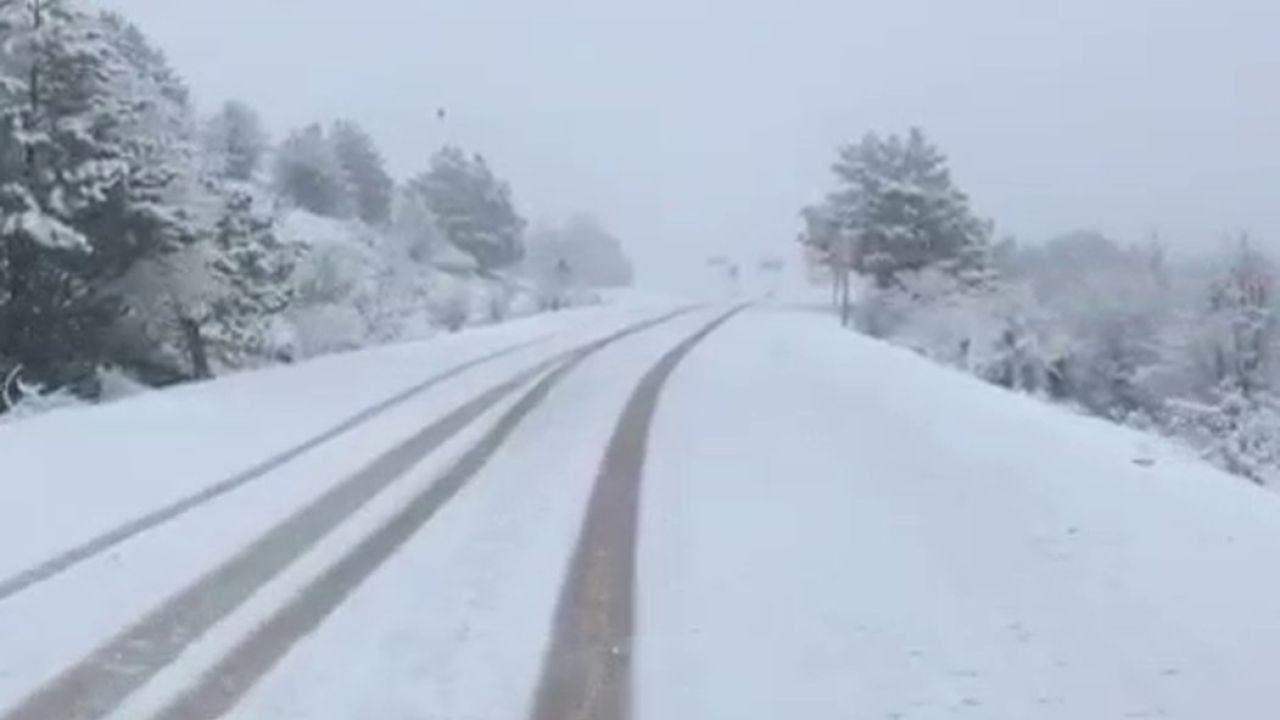Beypazarı'nın yüksek kesimlerinde kar yağdı