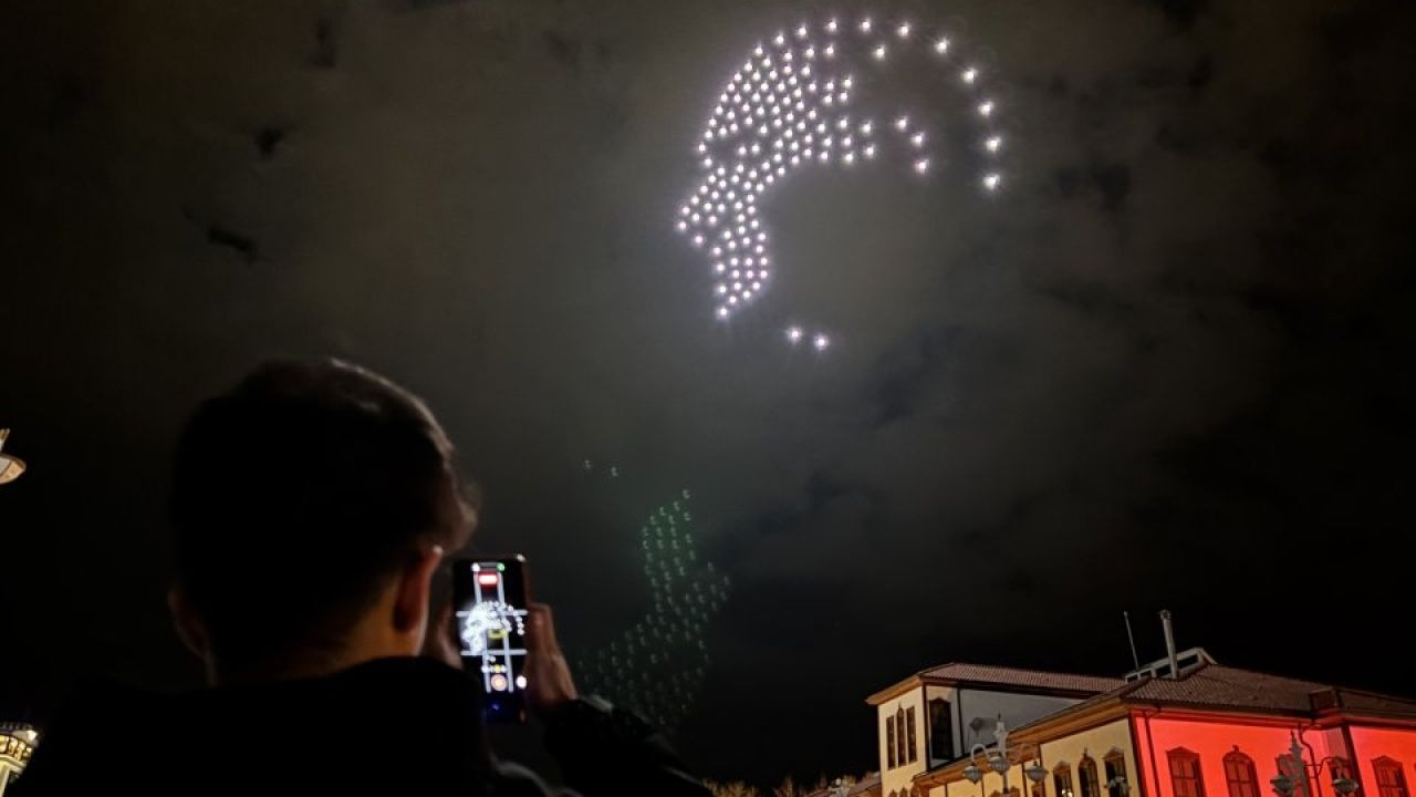 Çankırı'da 23 Nisan Ulusal Egemenlik ve Çocuk Bayramı mapping ve dron gösterisiyle kutlandı