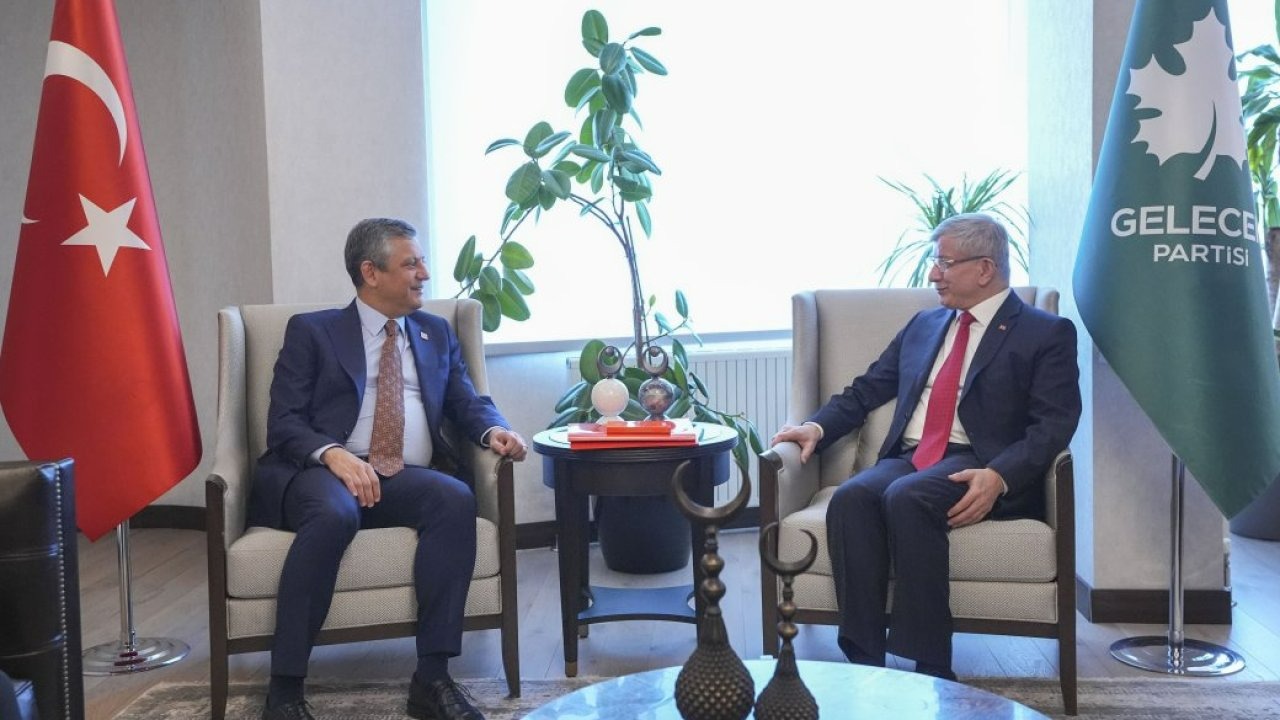 CHP Genel Başkanı Özel, Gelecek Partisi Genel Başkanı Ahmet Davutoğlu'nu ziyaret etti