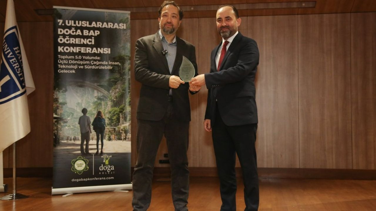 Doğa Koleji öğrencileri Doğa BAP'ta konferansında projelerini sundu