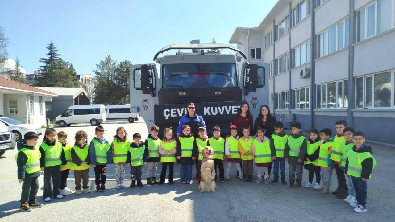 Eskişehir'de 780 öğrenciye polislik mesleği tanıtıldı