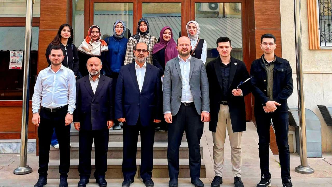 KMÜ’lü gençlerden örnek adım