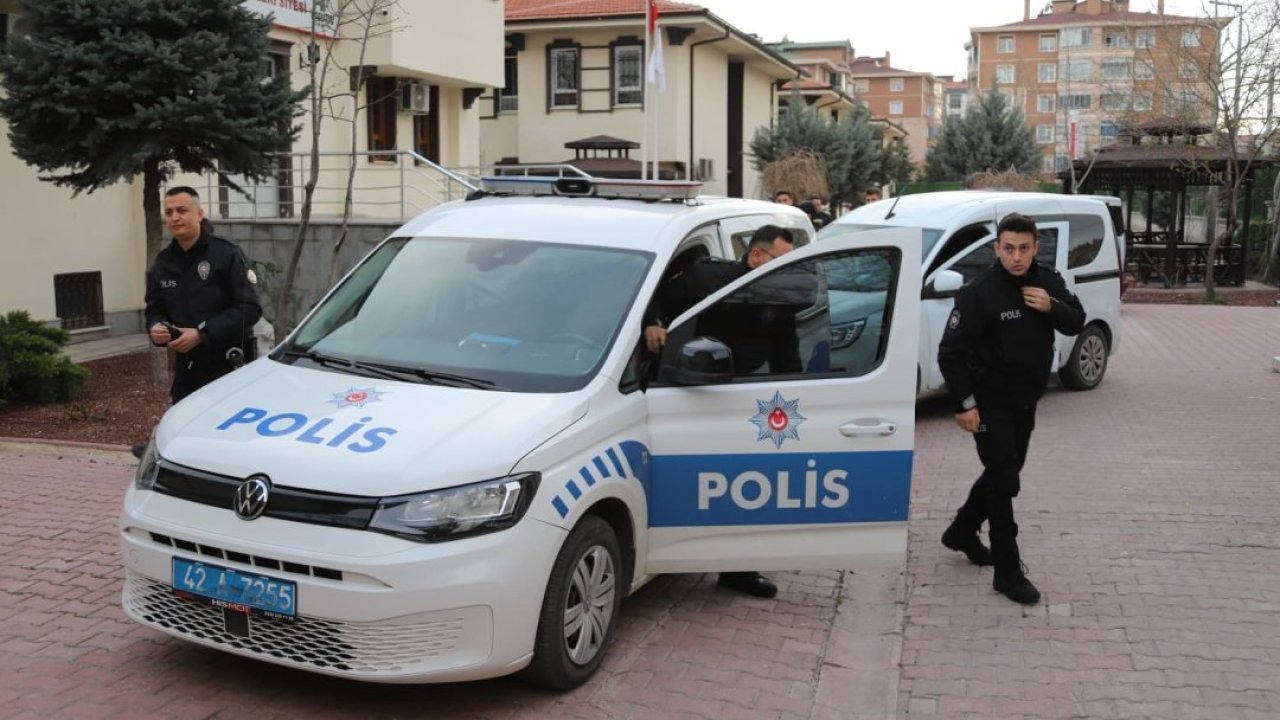 Konya'da kavga ihbarına giden polis ekiplerine çocuklardan sürpriz kutlama