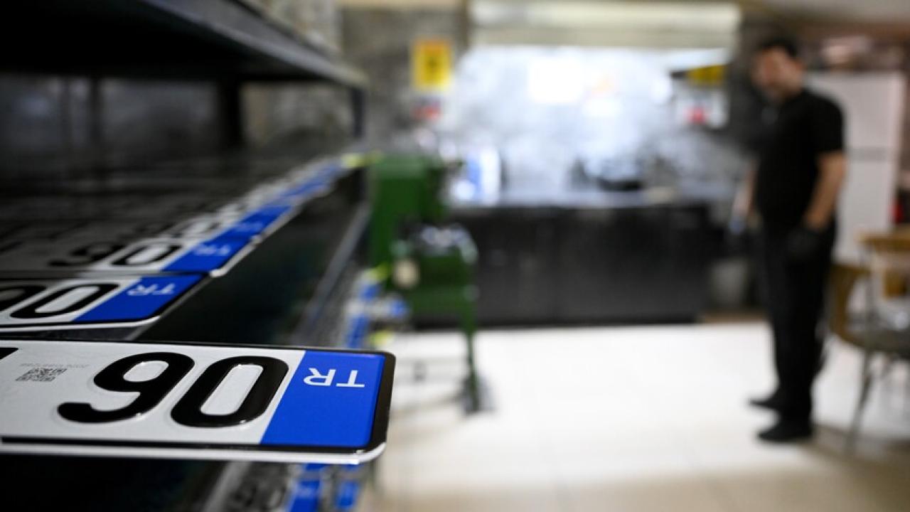 Plakalar ücretsiz yenilenecek