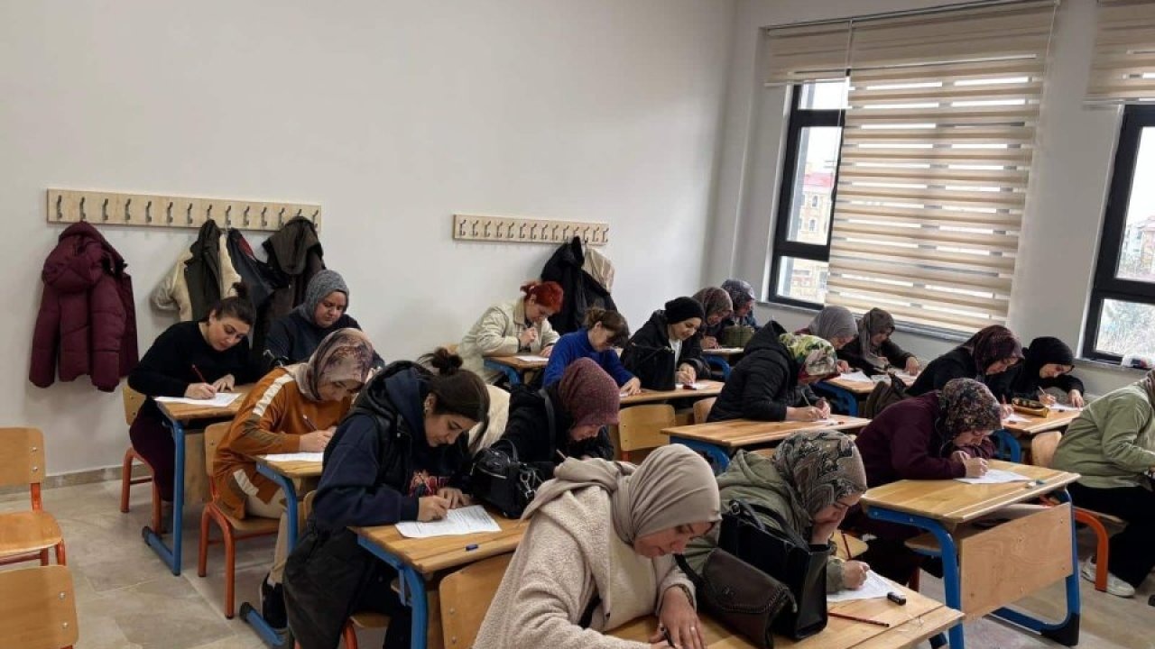 Sivas'ta "Anneler Okuyor" projesine yoğun ilgi