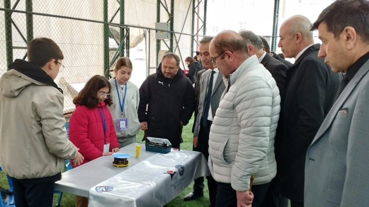 Sivas'ta TÜBİTAK 4006 Bilim Fuarı açıldı