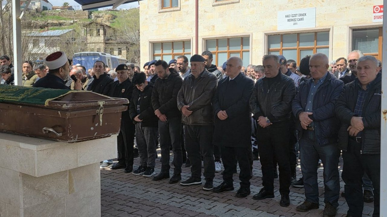 Sivas'ta vefat eden şehit babası Çelik son yolculuğuna uğurlandı