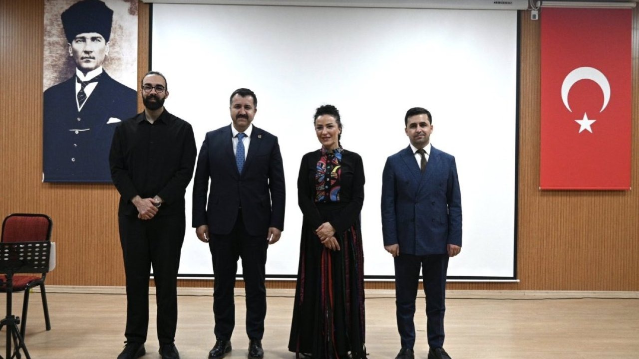 Suşehri’nde "Nefes" adlı tiyatro oyunu sahnelendi