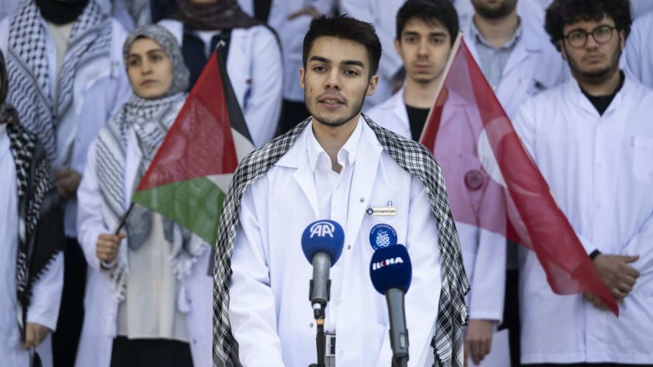 Tıp öğrencilerinden İsrail'in Filistinli esirleri hedef alan "idam yasası"na protesto