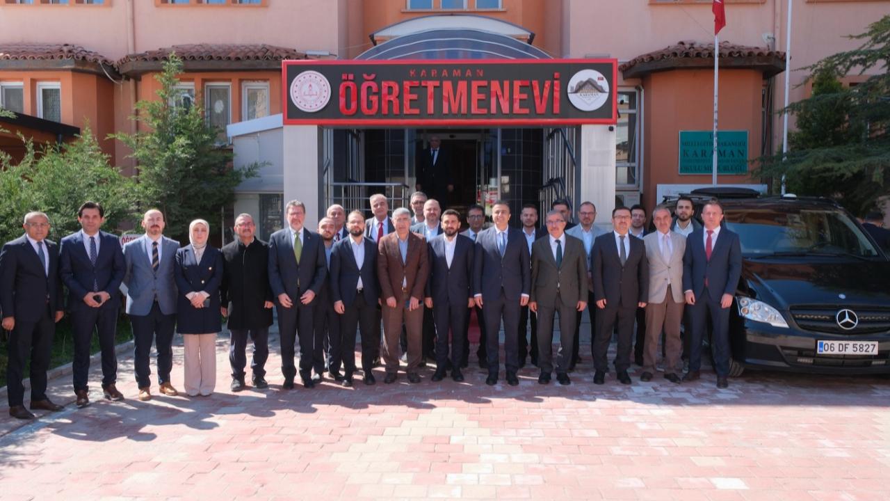 TÜGVA Öğretmenevi’nde toplandı