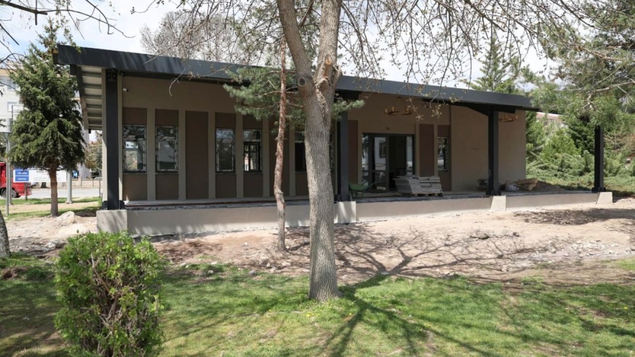 Melikgazi Belediyesi, Osmanlı Mahallesi'ndeki sosyal tesisin peyzaj çalışmalarına başladı
